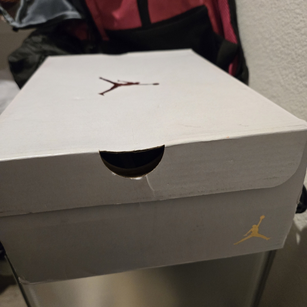 Jordan Women's Air Mid Sneakers - Picture 5 of 5